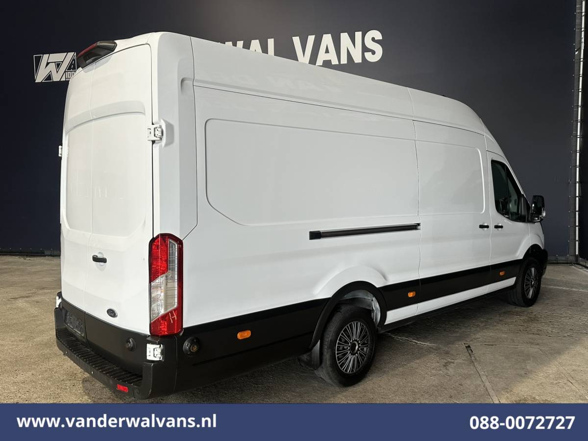 Ford Transit Ford Transit 2.0 TDCI 130pk L4H3 Euro6 Airco | Camera | Cruisecontrol | Verwarmde voorruit | Parkeersensoren, Bijrijdersbank