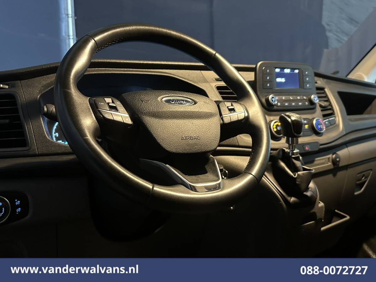 Ford Transit Ford Transit 2.0 TDCI 130pk L4H3 Euro6 Airco | Camera | Cruisecontrol | Verwarmde voorruit | Parkeersensoren, Bijrijdersbank