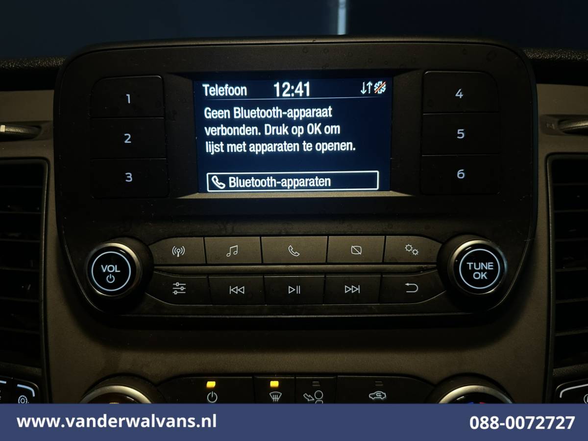Ford Transit Ford Transit 2.0 TDCI 130pk L4H3 Euro6 Airco | Camera | Cruisecontrol | Verwarmde voorruit | Parkeersensoren, Bijrijdersbank