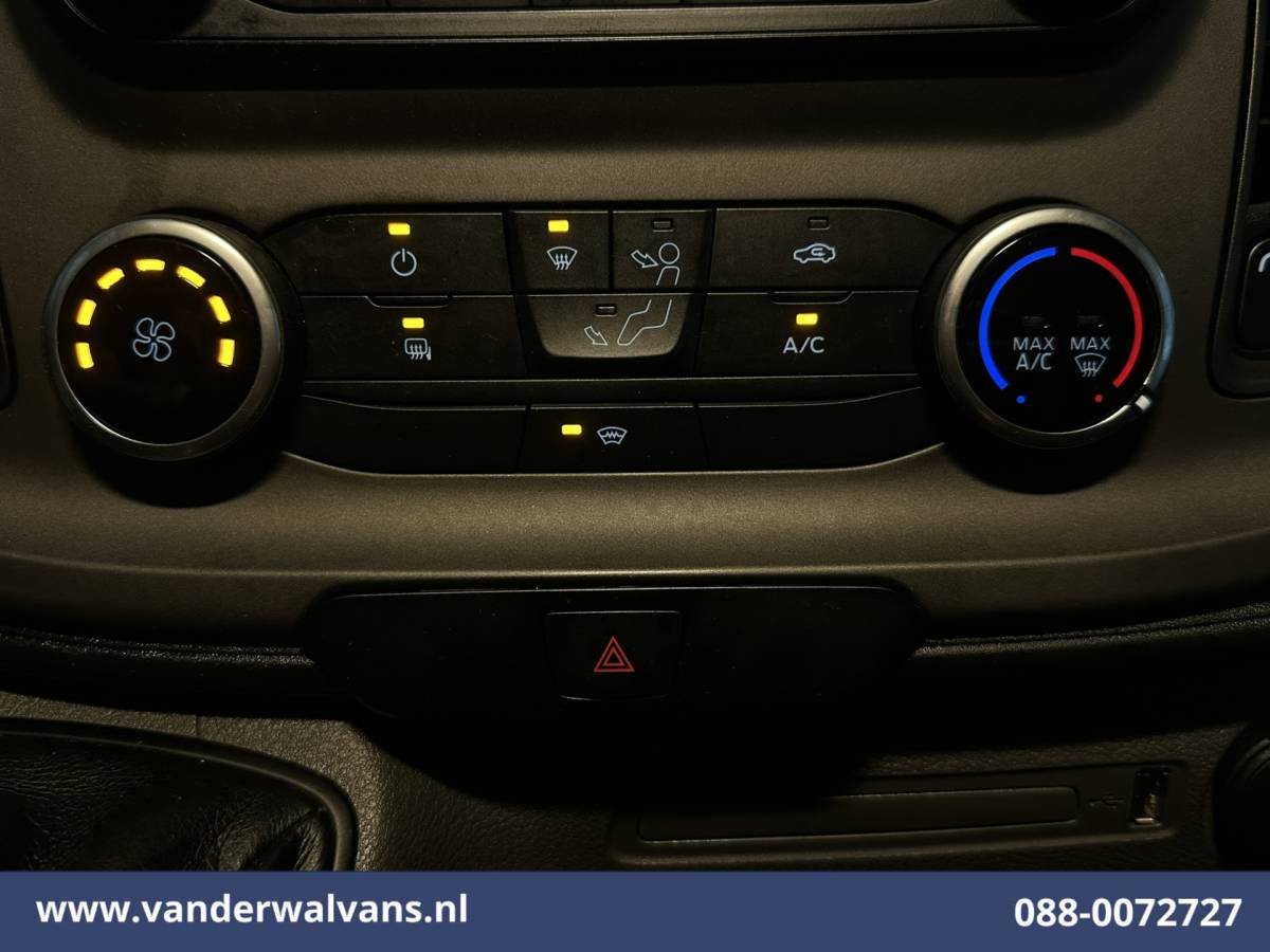 Ford Transit Ford Transit 2.0 TDCI 130pk L4H3 Euro6 Airco | Camera | Cruisecontrol | Verwarmde voorruit | Parkeersensoren, Bijrijdersbank