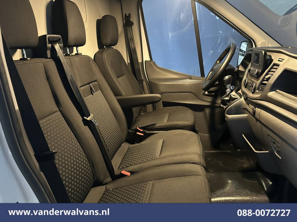 Ford Transit Ford Transit 2.0 TDCI 130pk L4H3 Euro6 Airco | Camera | Cruisecontrol | Verwarmde voorruit | Parkeersensoren, Bijrijdersbank