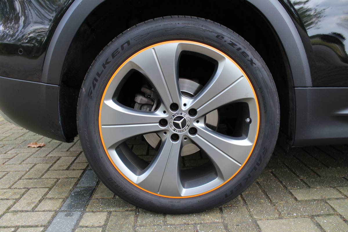 Mercedes-Benz GLB Mercedes-Benz GLB 200 Premium | Incl. 12 maanden Garantie | Meer foto’s volgen, moet nog gepoetst worden | Stoelverwarming | Trekhaak | Elektrische kofferbakklep | Achteruitrijcamera | Keyless entry/start | Sfeerverlichting | Cruise controle | Lane assist | Climate controle | DAB | Lederen bekleding | Origineel NL Auto | NAP |