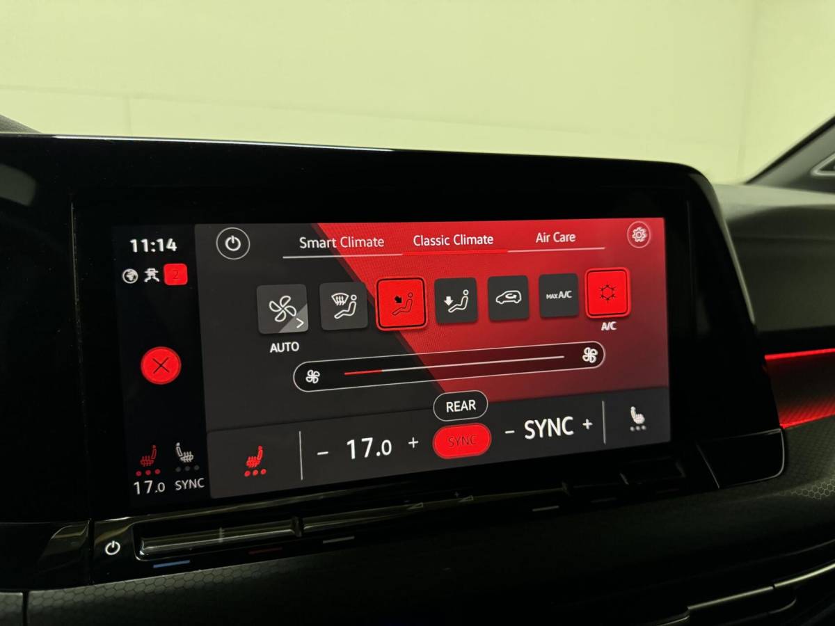 Volkswagen Golf Volkswagen Golf 2.0 TSI GTI Pano HUD H/K Sfeer Camera Carplay