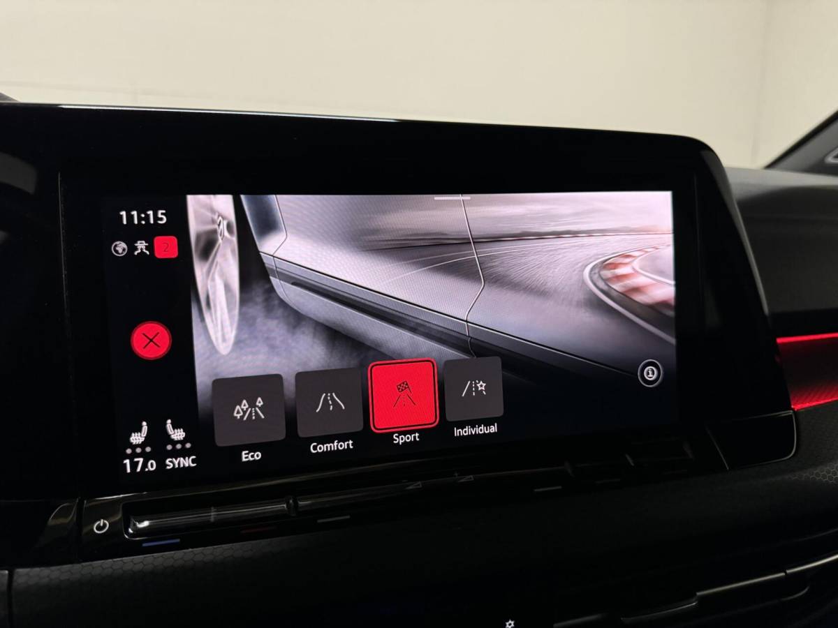 Volkswagen Golf Volkswagen Golf 2.0 TSI GTI Pano HUD H/K Sfeer Camera Carplay