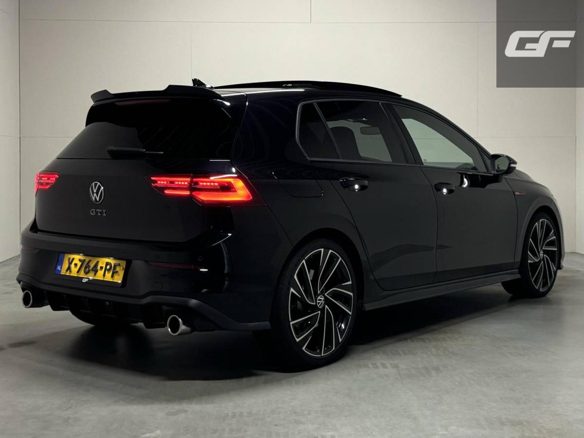 Volkswagen Golf Volkswagen Golf 2.0 TSI GTI Pano HUD H/K Sfeer Camera Carplay
