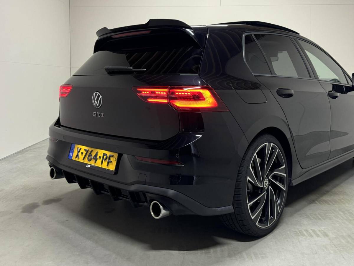 Volkswagen Golf Volkswagen Golf 2.0 TSI GTI Pano HUD H/K Sfeer Camera Carplay