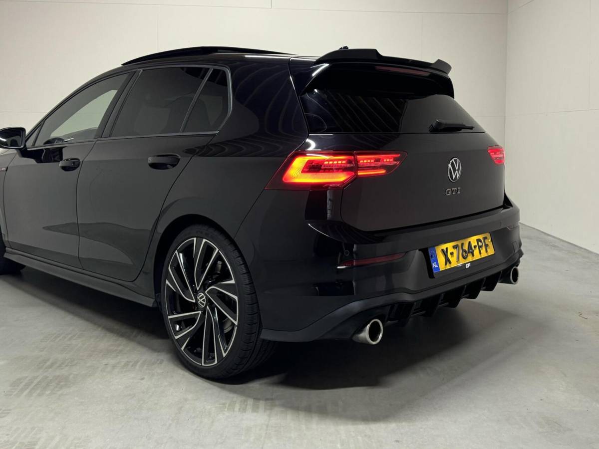 Volkswagen Golf Volkswagen Golf 2.0 TSI GTI Pano HUD H/K Sfeer Camera Carplay