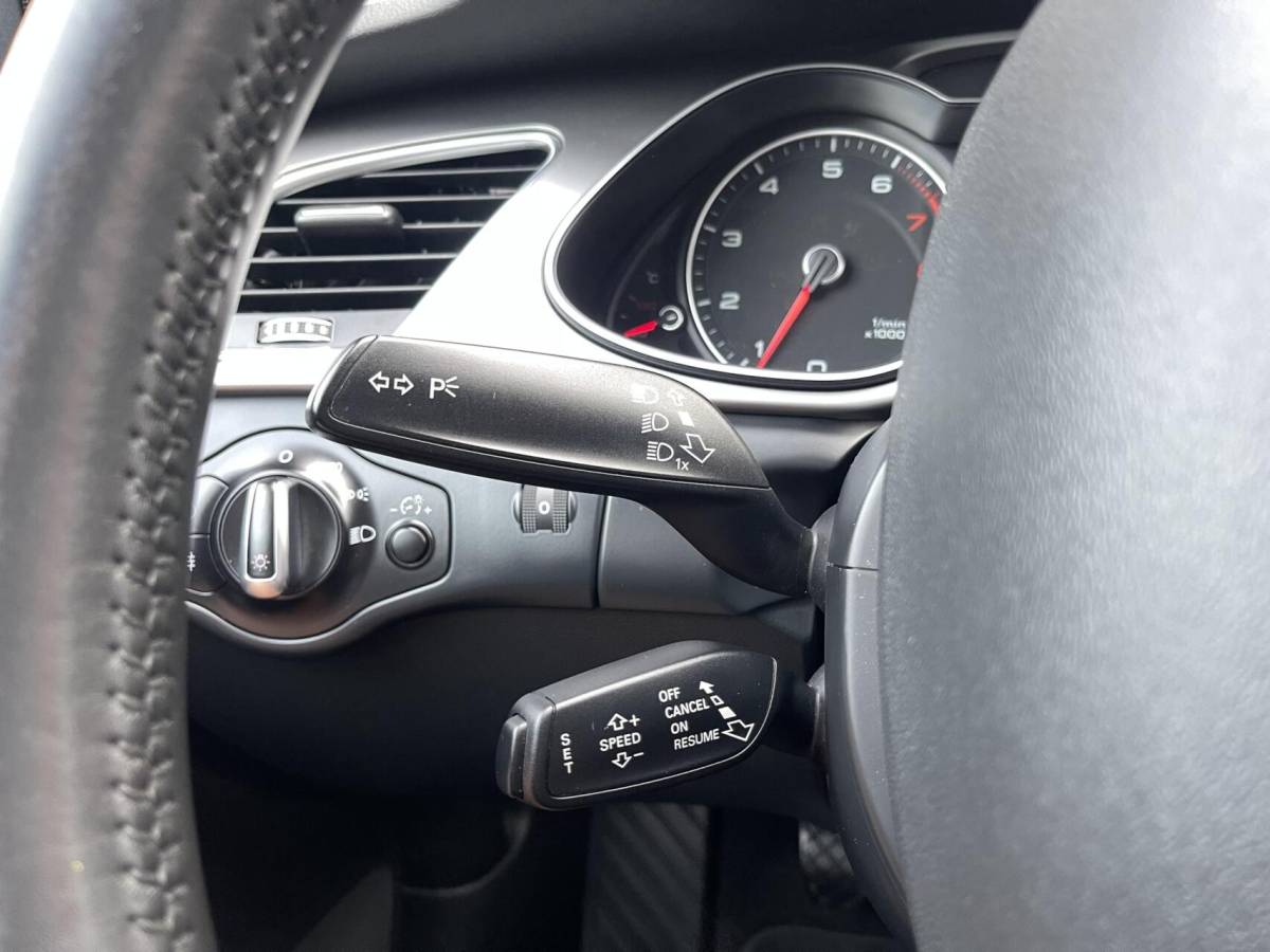 Audi A4 Audi A4 Avant 1.8 TFSI Pro Line LEER|NAVIGATIE|TREKHAAK|CRUISE CONTROL|CLIMATE AIRCO|STOELVERWARMING