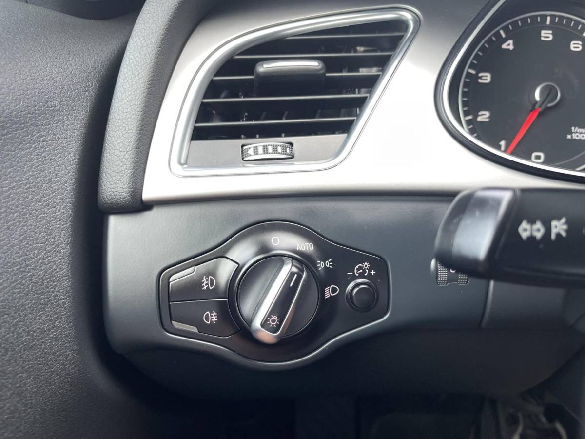 Audi A4 Audi A4 Avant 1.8 TFSI Pro Line LEER|NAVIGATIE|TREKHAAK|CRUISE CONTROL|CLIMATE AIRCO|STOELVERWARMING