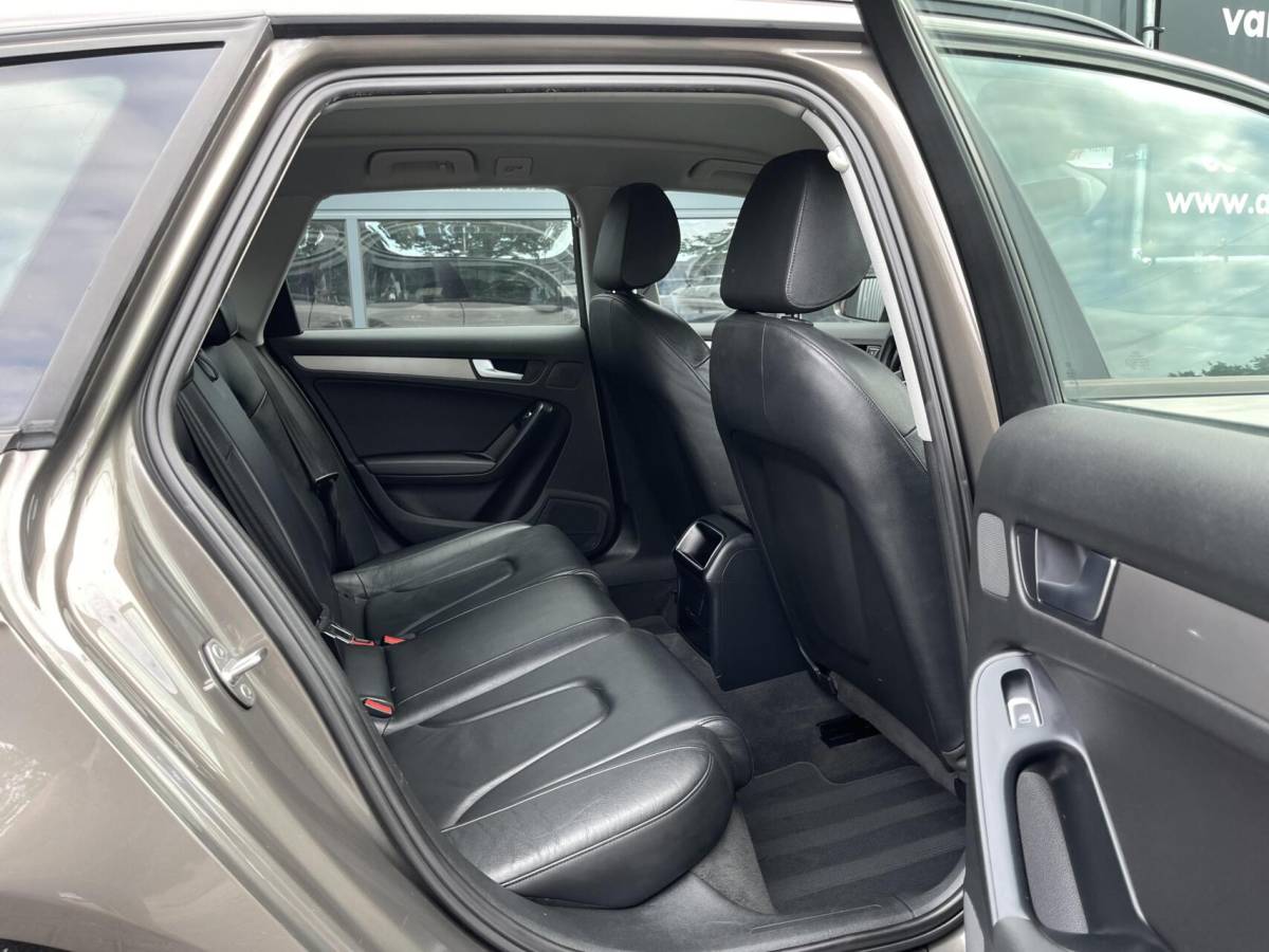Audi A4 Audi A4 Avant 1.8 TFSI Pro Line LEER|NAVIGATIE|TREKHAAK|CRUISE CONTROL|CLIMATE AIRCO|STOELVERWARMING