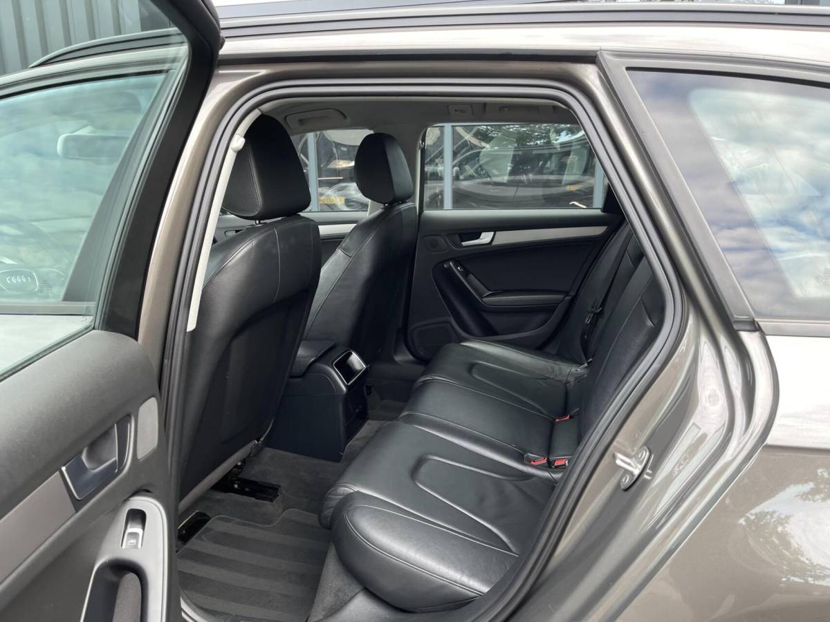 Audi A4 Audi A4 Avant 1.8 TFSI Pro Line LEER|NAVIGATIE|TREKHAAK|CRUISE CONTROL|CLIMATE AIRCO|STOELVERWARMING