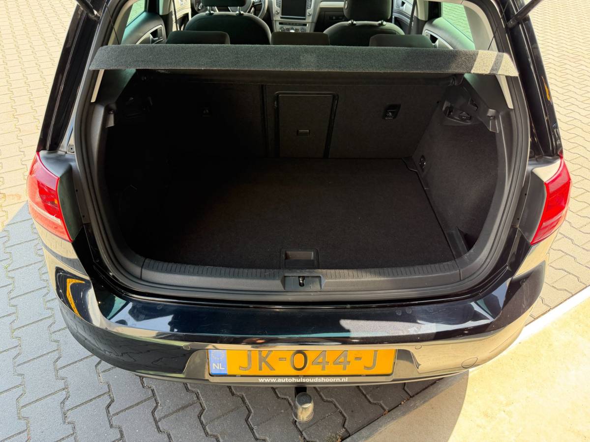 Volkswagen Golf Volkswagen Golf 1.0 TSI Connected Series AUTOMAAT