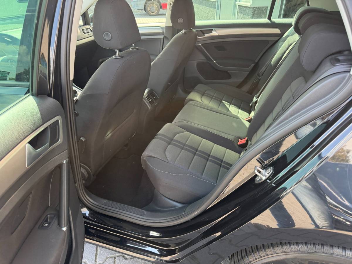 Volkswagen Golf Volkswagen Golf 1.0 TSI Connected Series AUTOMAAT