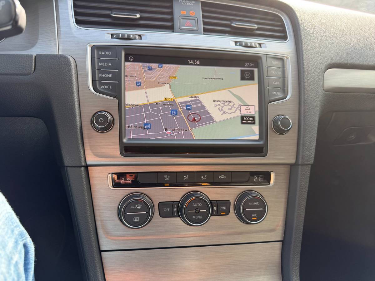 Volkswagen Golf Volkswagen Golf 1.0 TSI Connected Series AUTOMAAT