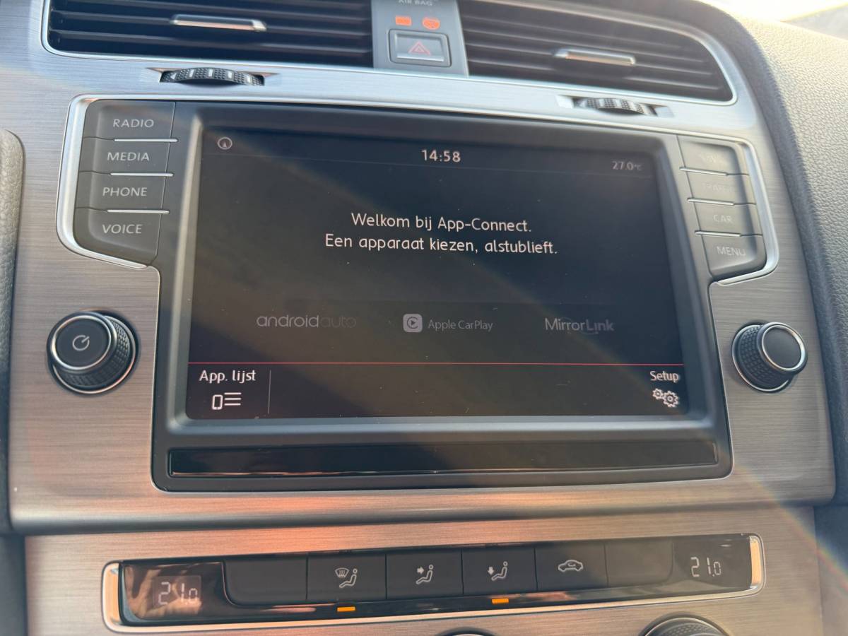 Volkswagen Golf Volkswagen Golf 1.0 TSI Connected Series AUTOMAAT