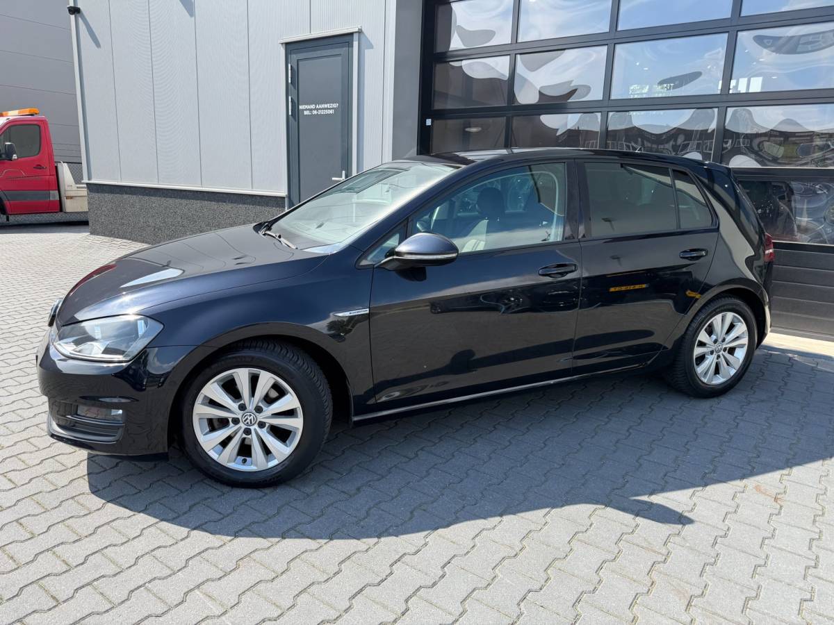 Volkswagen Golf Volkswagen Golf 1.0 TSI Connected Series AUTOMAAT