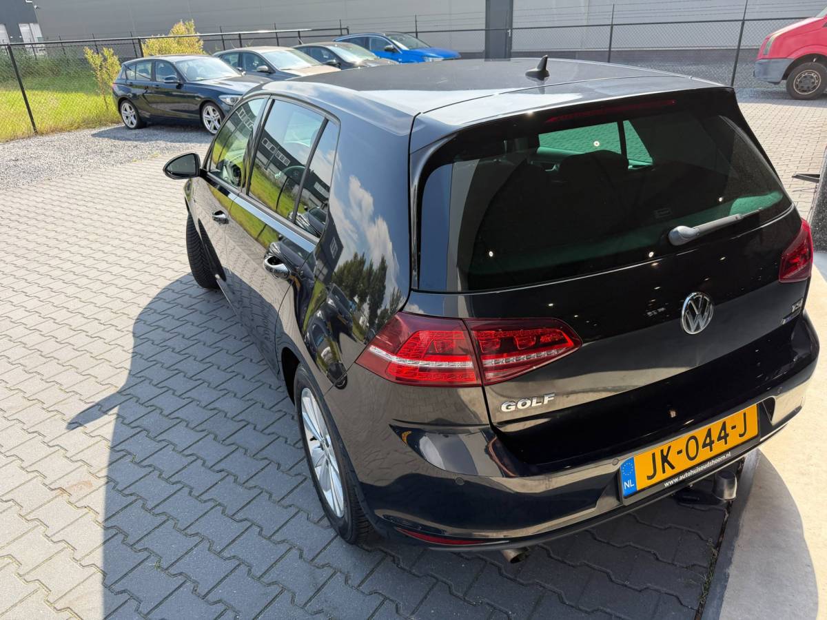 Volkswagen Golf Volkswagen Golf 1.0 TSI Connected Series AUTOMAAT