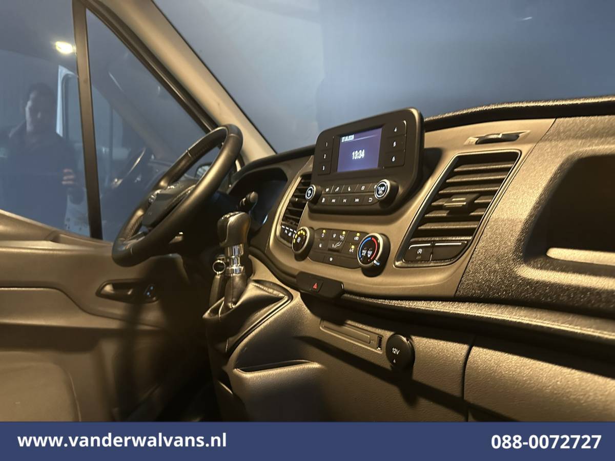 Ford Transit Ford Transit 2.0 TDCI 130pk L4H3 Euro6 Airco | Camera | Cruisecontrol | Verwarmde voorruit | Parkeersensoren, Bijrijdersbank