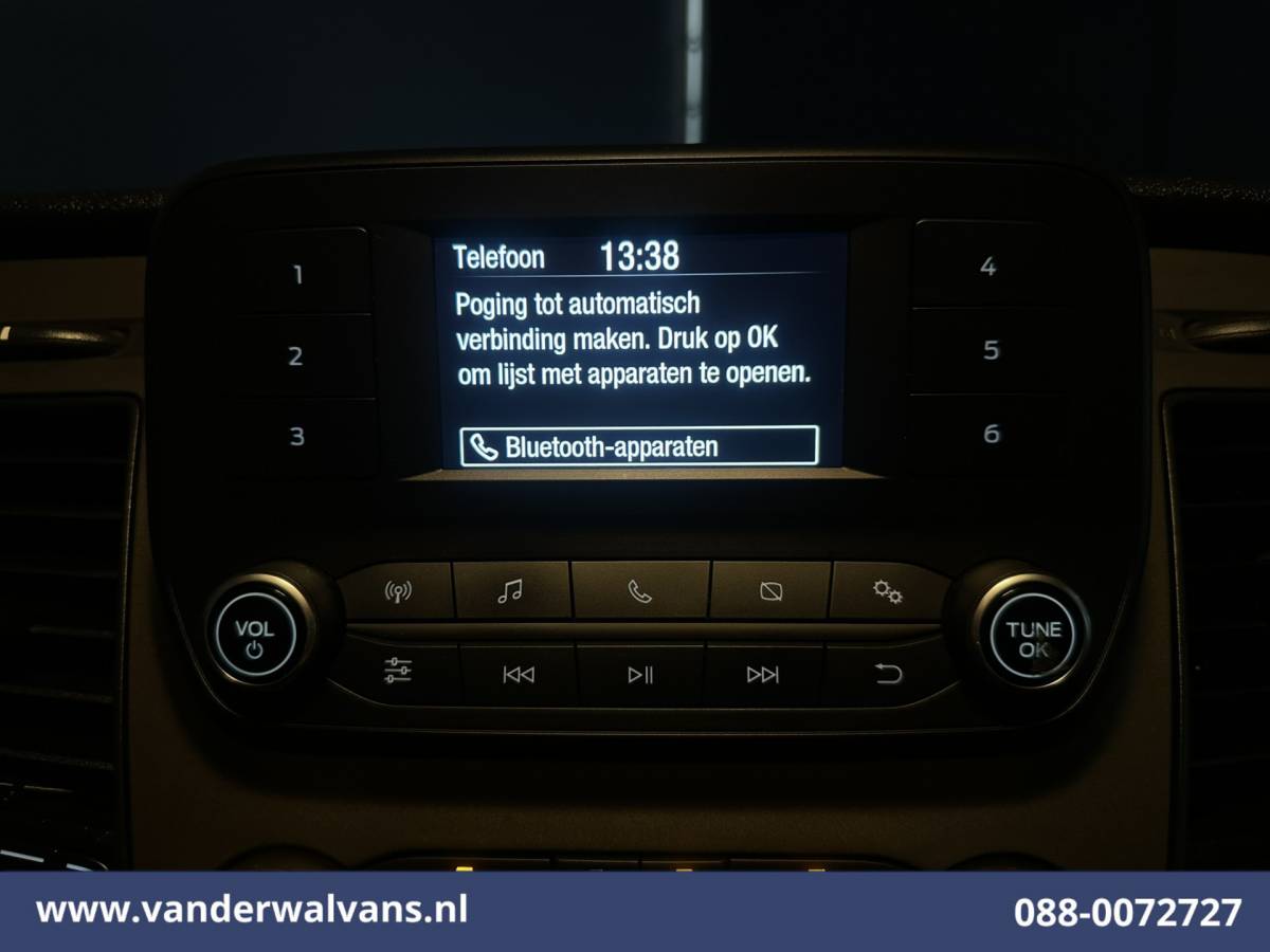 Ford Transit Ford Transit 2.0 TDCI 130pk L4H3 Euro6 Airco | Camera | Cruisecontrol | Verwarmde voorruit | Parkeersensoren, Bijrijdersbank