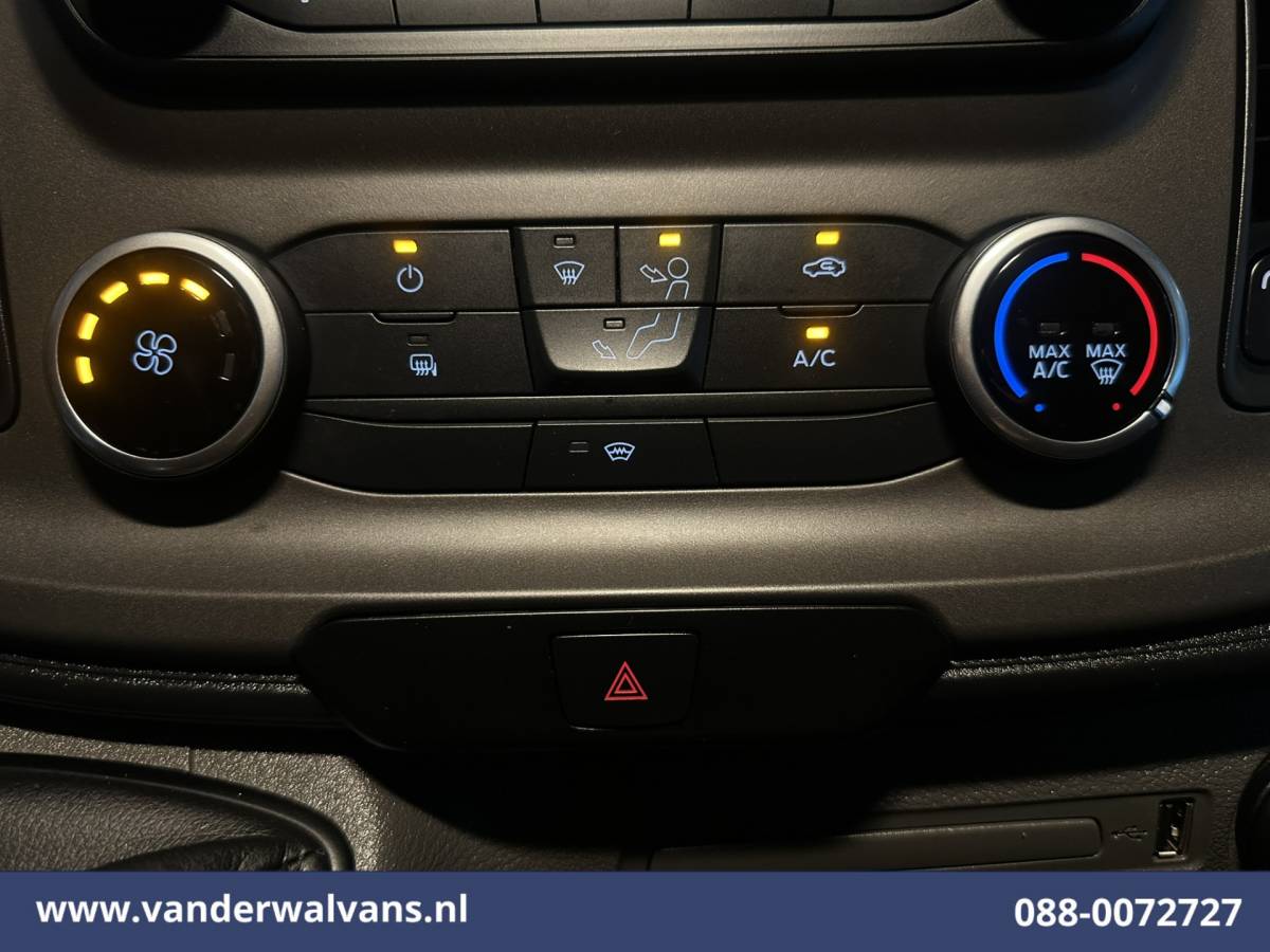 Ford Transit Ford Transit 2.0 TDCI 130pk L4H3 Euro6 Airco | Camera | Cruisecontrol | Verwarmde voorruit | Parkeersensoren, Bijrijdersbank