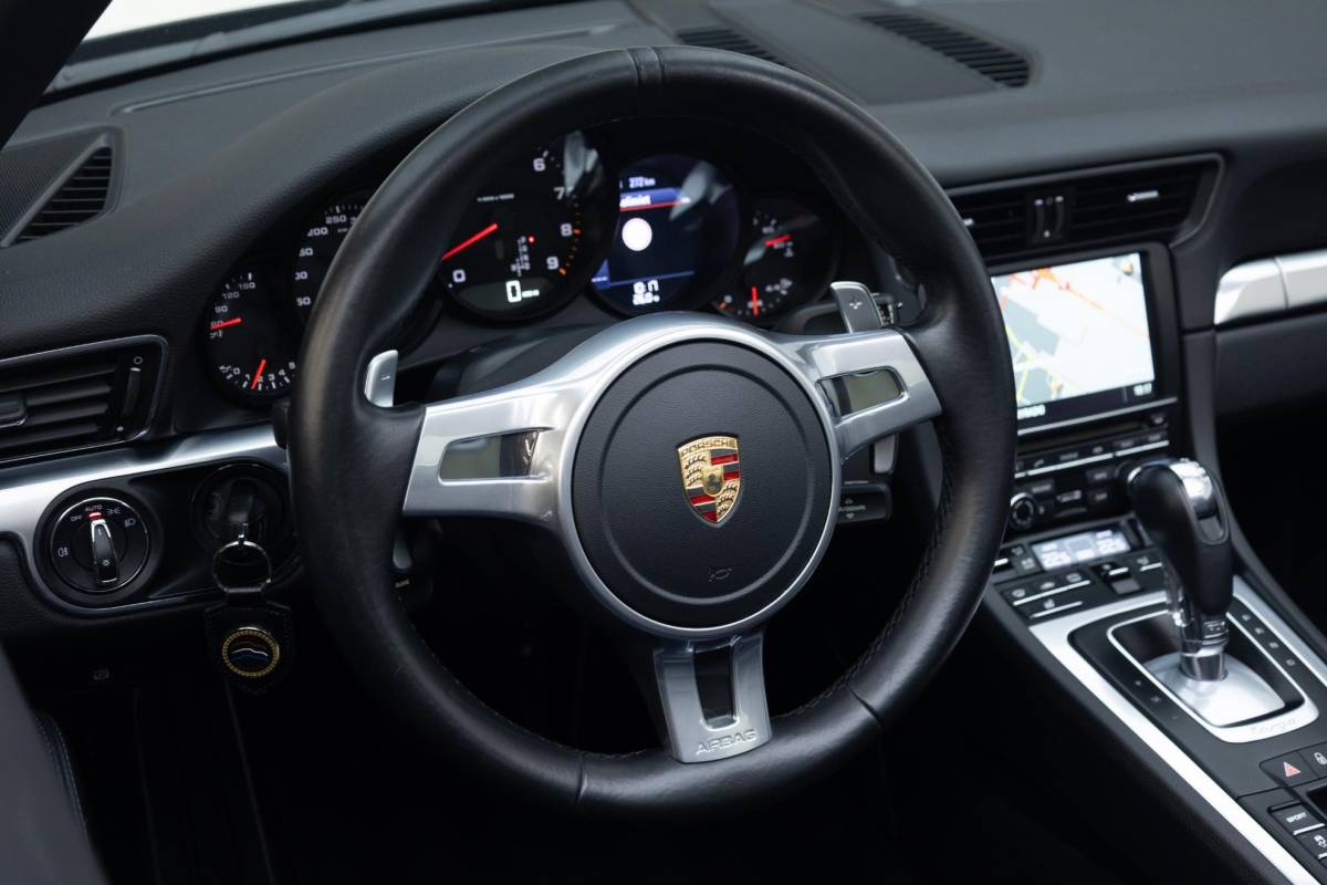 Porsche 911 Porsche 911 3.4 Targa 4 | 20 Inch |