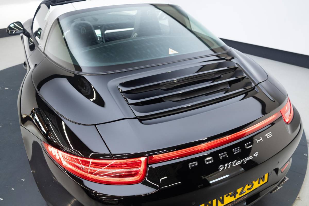 Porsche 911 Porsche 911 3.4 Targa 4 | 20 Inch |