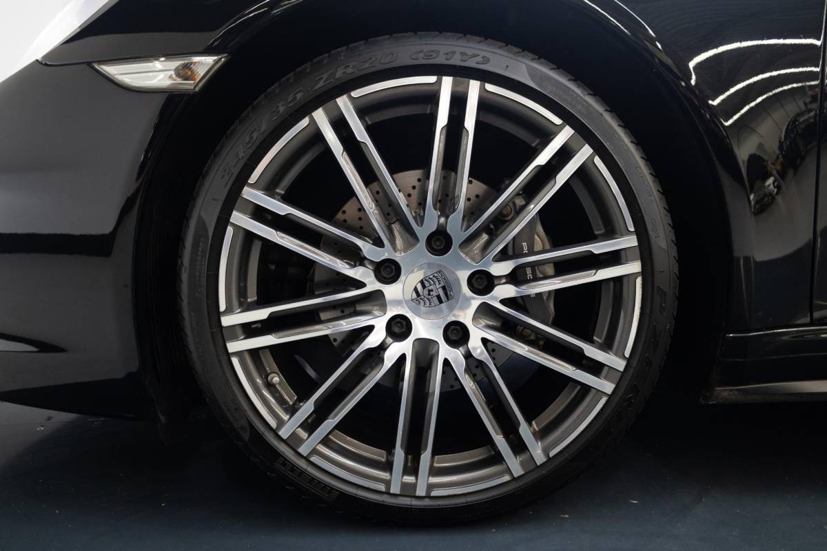 Porsche 911 Porsche 911 3.4 Targa 4 | 20 Inch |