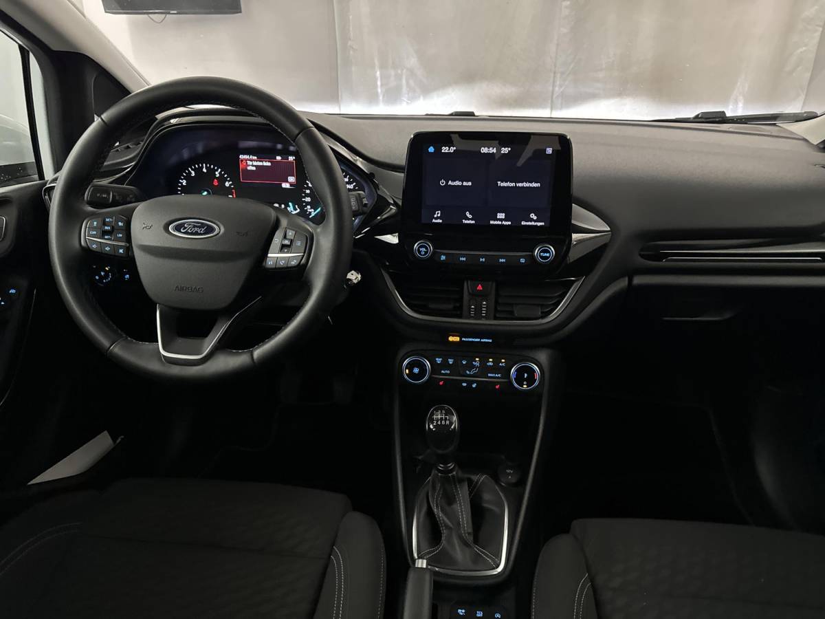 Ford Fiesta Ford Fiesta 1.0 EcoBoost Titanium Winter Pack | Adaptieve Cruise Control | Lichtmetalen Velgen
