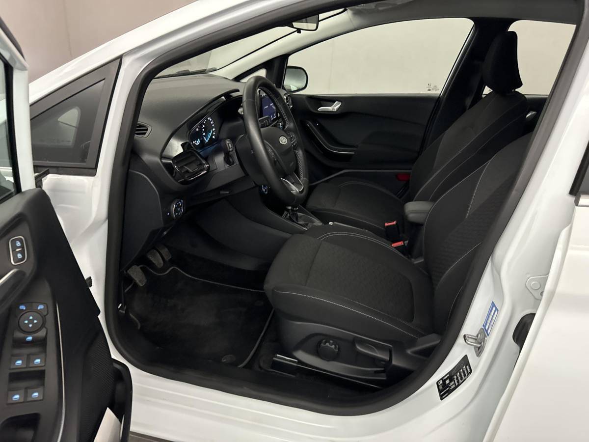 Ford Fiesta Ford Fiesta 1.0 EcoBoost Titanium Winter Pack | Adaptieve Cruise Control | Lichtmetalen Velgen