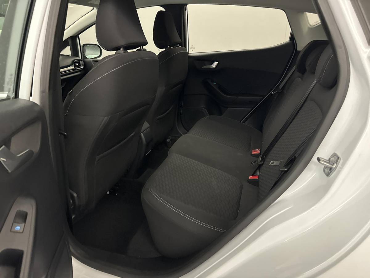 Ford Fiesta Ford Fiesta 1.0 EcoBoost Titanium Winter Pack | Adaptieve Cruise Control | Lichtmetalen Velgen