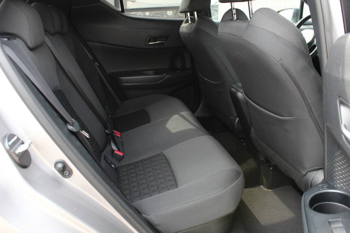 Toyota C-HR Toyota C-HR 2.0 Hybrid Style / Carplay / Stoel/stuurverwarming / Keyless