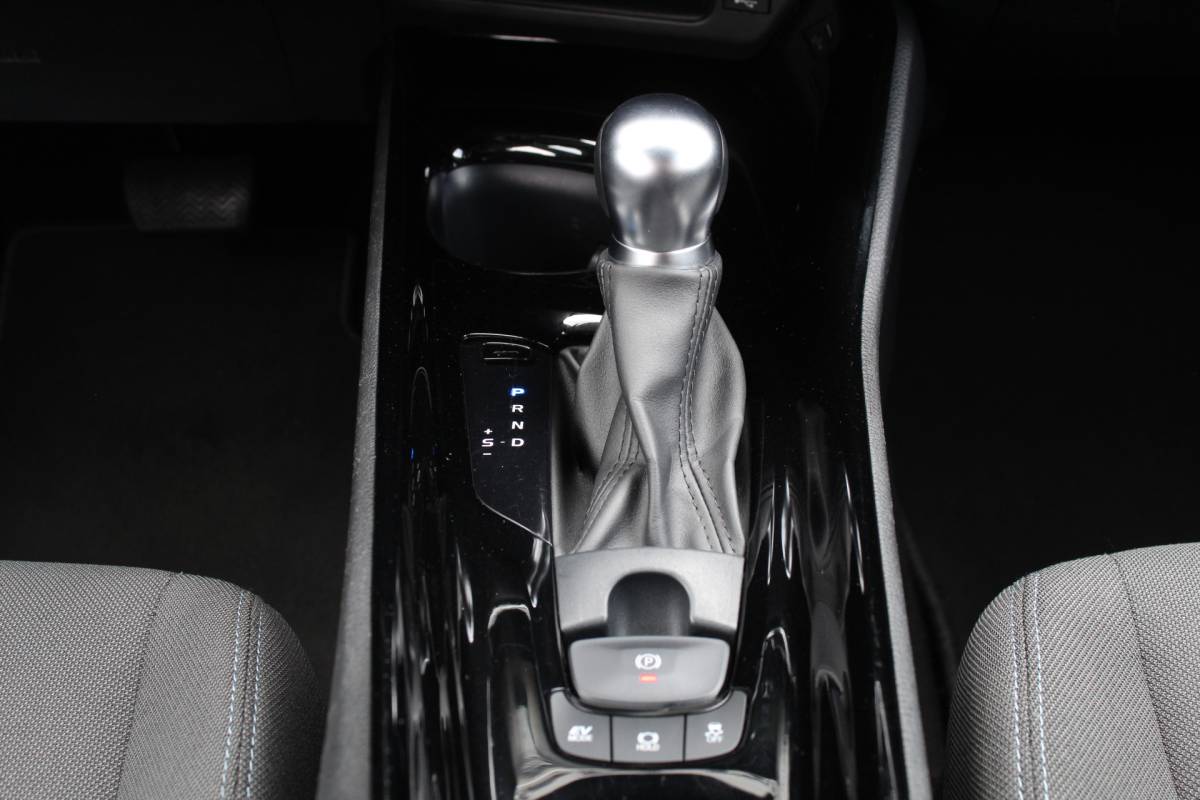 Toyota C-HR Toyota C-HR 2.0 Hybrid Style / Carplay / Stoel/stuurverwarming / Keyless