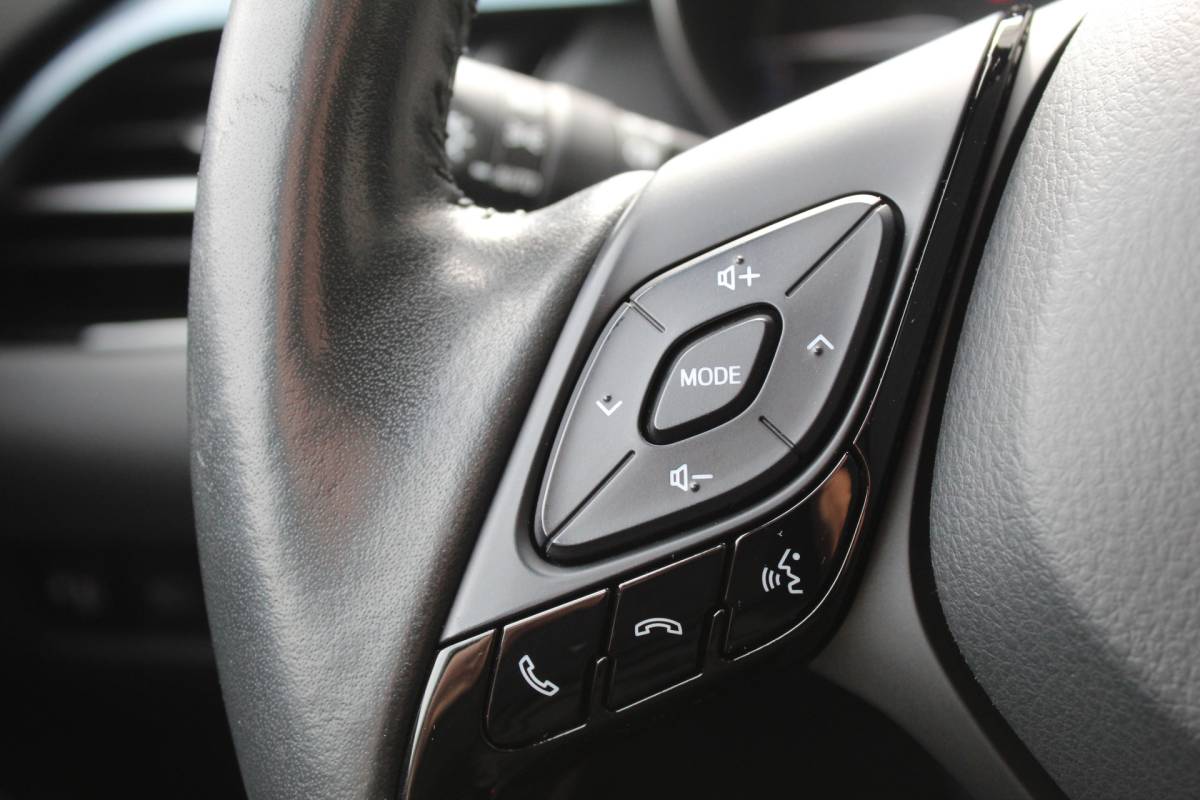Toyota C-HR Toyota C-HR 2.0 Hybrid Style / Carplay / Stoel/stuurverwarming / Keyless