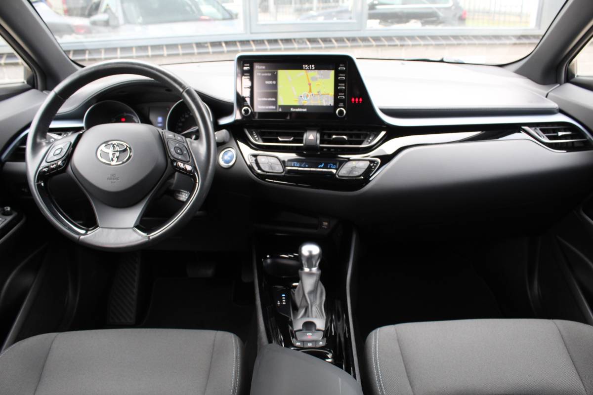 Toyota C-HR Toyota C-HR 2.0 Hybrid Style / Carplay / Stoel/stuurverwarming / Keyless