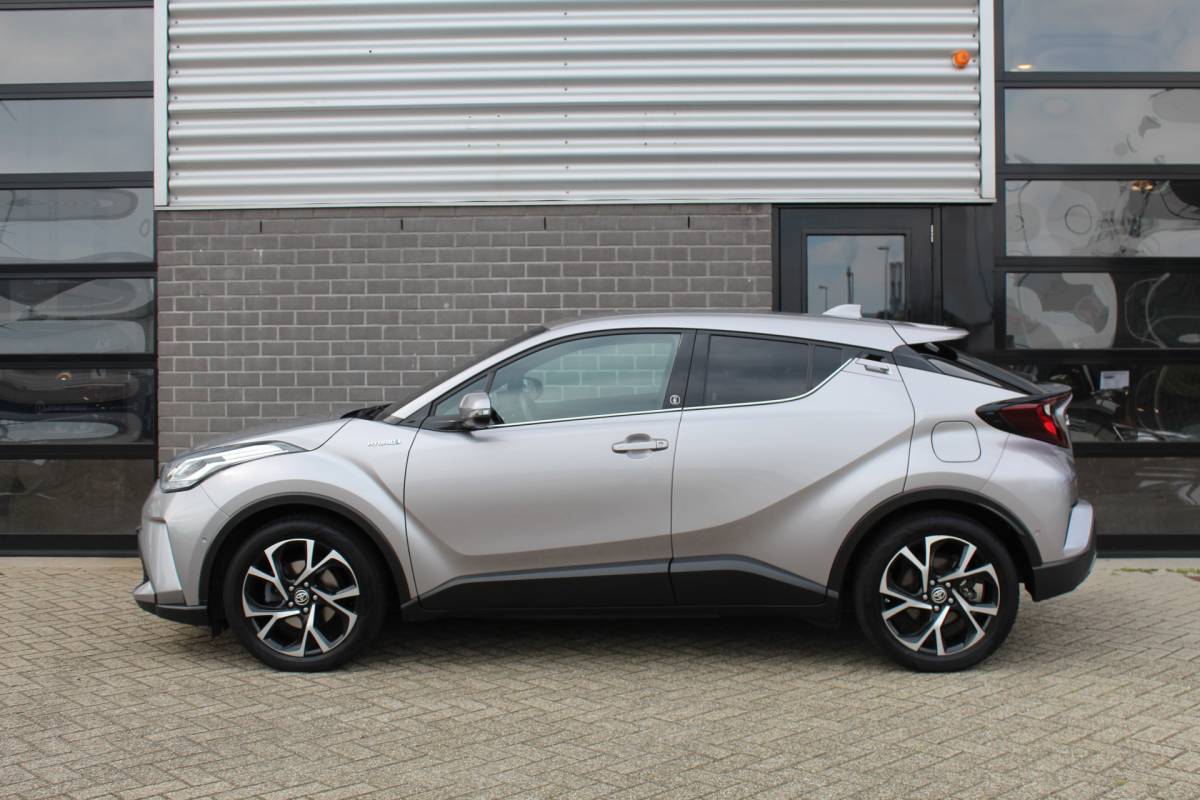 Toyota C-HR Toyota C-HR 2.0 Hybrid Style / Carplay / Stoel/stuurverwarming / Keyless