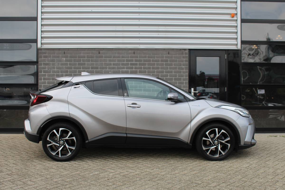 Toyota C-HR Toyota C-HR 2.0 Hybrid Style / Carplay / Stoel/stuurverwarming / Keyless