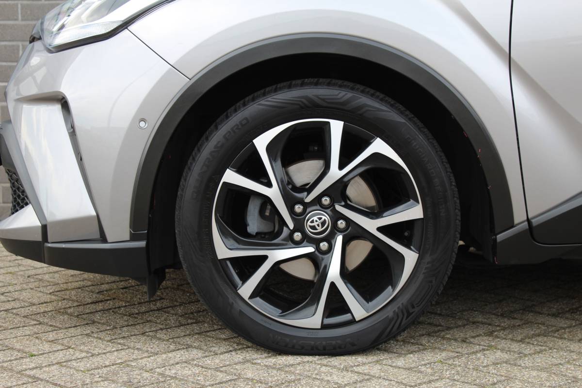 Toyota C-HR Toyota C-HR 2.0 Hybrid Style / Carplay / Stoel/stuurverwarming / Keyless