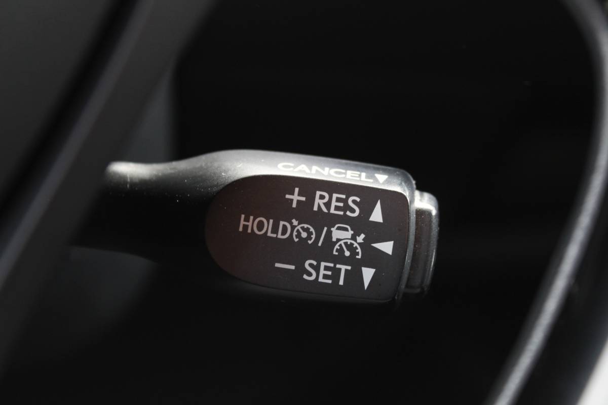 Toyota C-HR Toyota C-HR 2.0 Hybrid Style / Carplay / Stoel/stuurverwarming / Keyless
