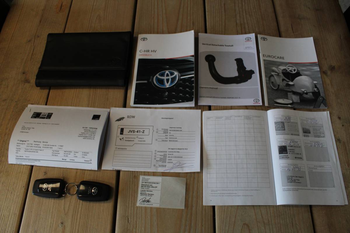 Toyota C-HR Toyota C-HR 2.0 Hybrid Style / Carplay / Stoel/stuurverwarming / Keyless