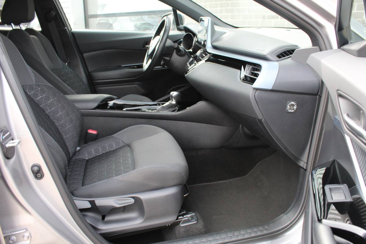 Toyota C-HR Toyota C-HR 2.0 Hybrid Style / Carplay / Stoel/stuurverwarming / Keyless