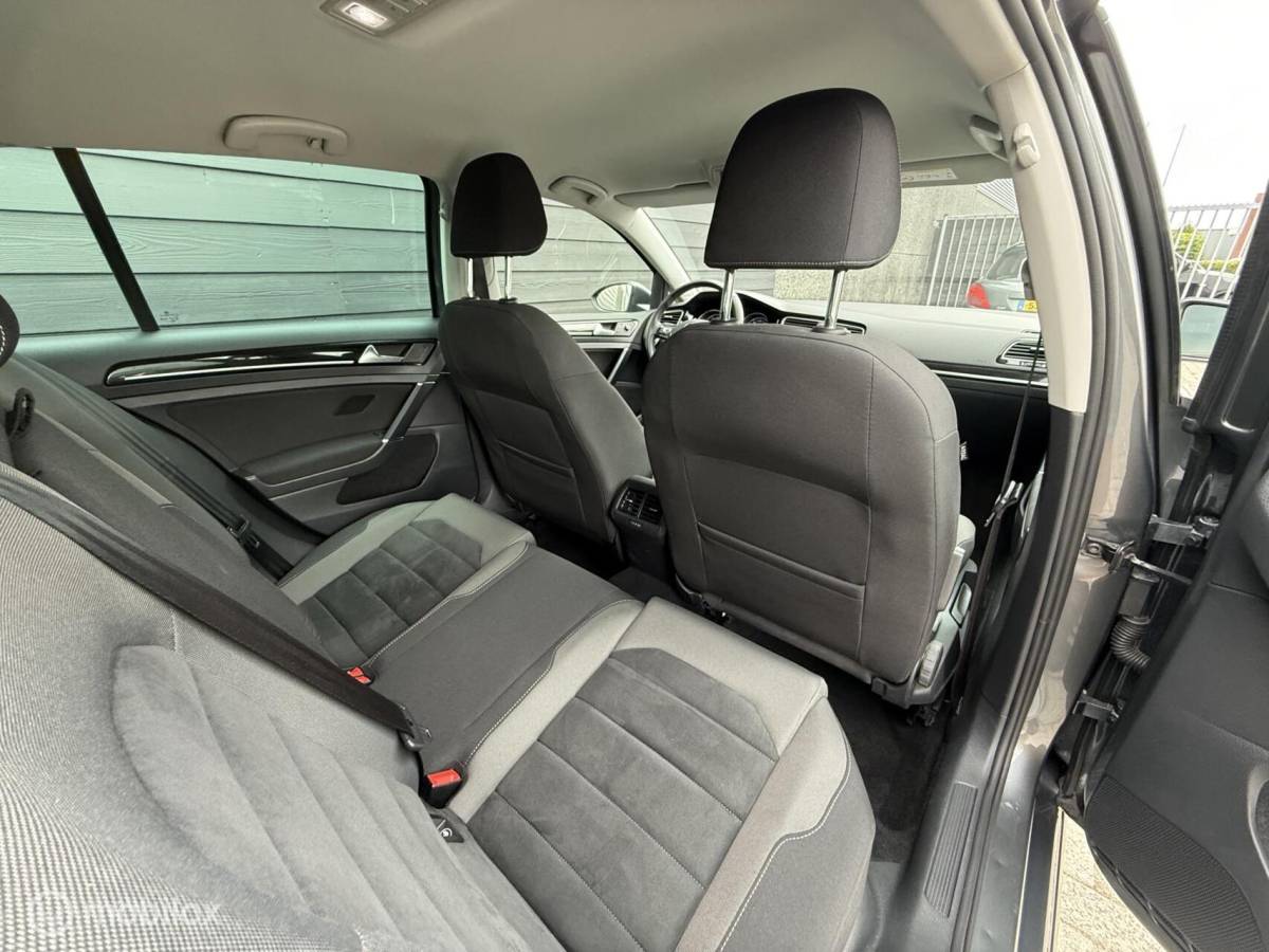 Volkswagen Golf Volkswagen Golf 1.5 TSI Highline DSG R-Line Carplay/Trekhaak/Clima/Cruise