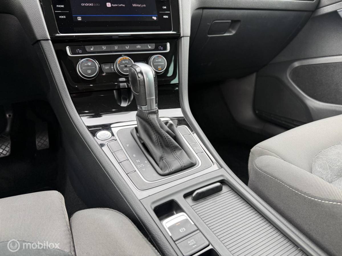 Volkswagen Golf Volkswagen Golf 1.5 TSI Highline DSG R-Line Carplay/Trekhaak/Clima/Cruise