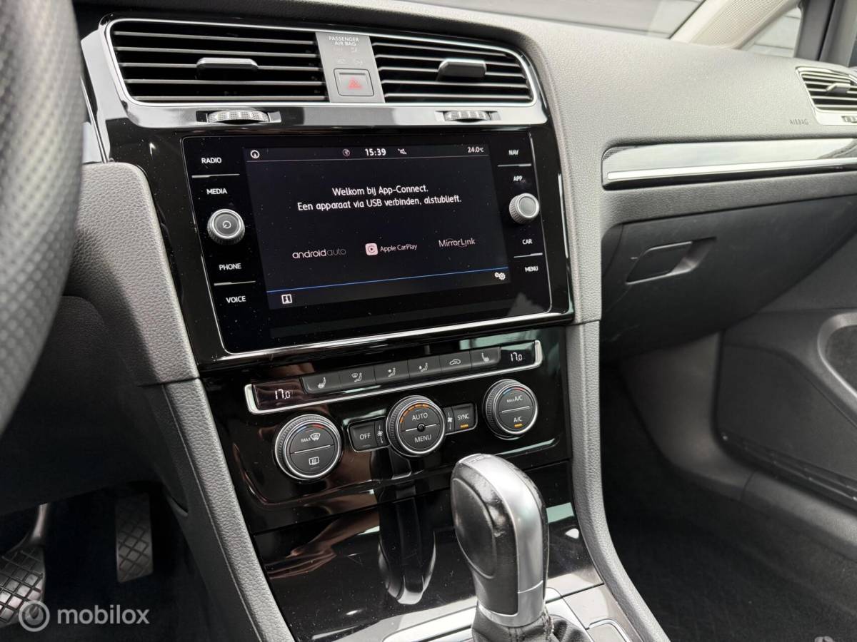 Volkswagen Golf Volkswagen Golf 1.5 TSI Highline DSG R-Line Carplay/Trekhaak/Clima/Cruise