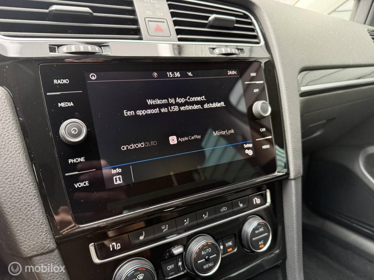 Volkswagen Golf Volkswagen Golf 1.5 TSI Highline DSG R-Line Carplay/Trekhaak/Clima/Cruise