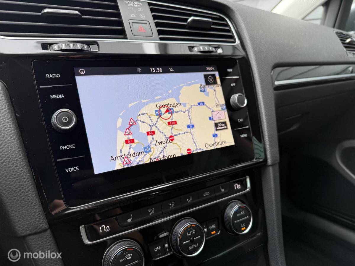 Volkswagen Golf Volkswagen Golf 1.5 TSI Highline DSG R-Line Carplay/Trekhaak/Clima/Cruise