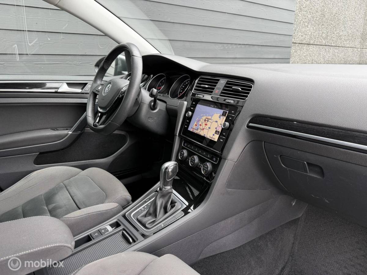 Volkswagen Golf Volkswagen Golf 1.5 TSI Highline DSG R-Line Carplay/Trekhaak/Clima/Cruise