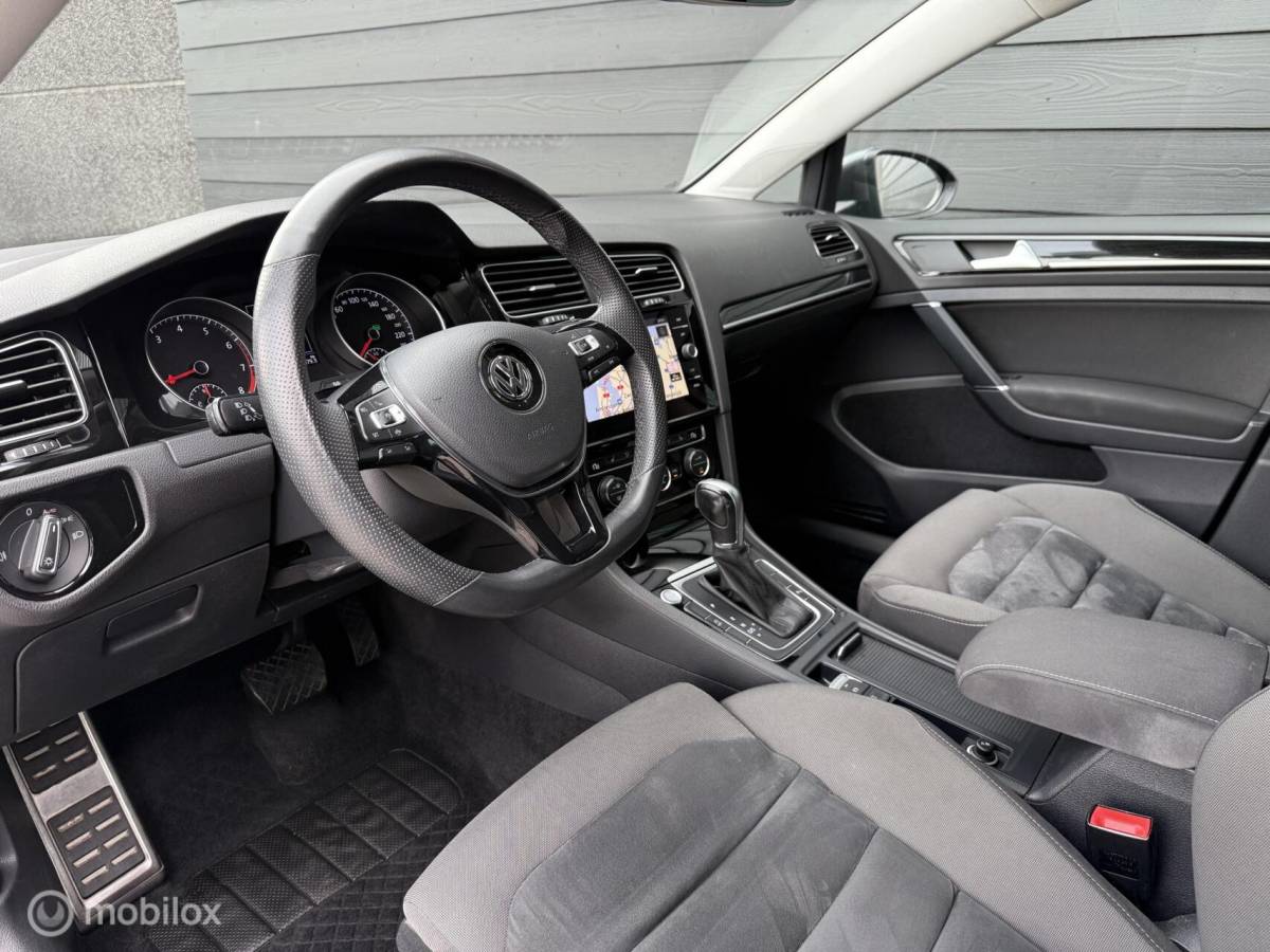 Volkswagen Golf Volkswagen Golf 1.5 TSI Highline DSG R-Line Carplay/Trekhaak/Clima/Cruise