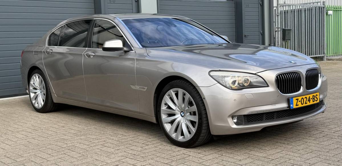 BMW 7 Serie BMW 7-serie 740Li 336pk 6 Cilinder | UNIEK | LAGE KM | NIEUWSTAAT |  Zeer Compleet | Trekhaak Afnb. | Technisch Top Staat |