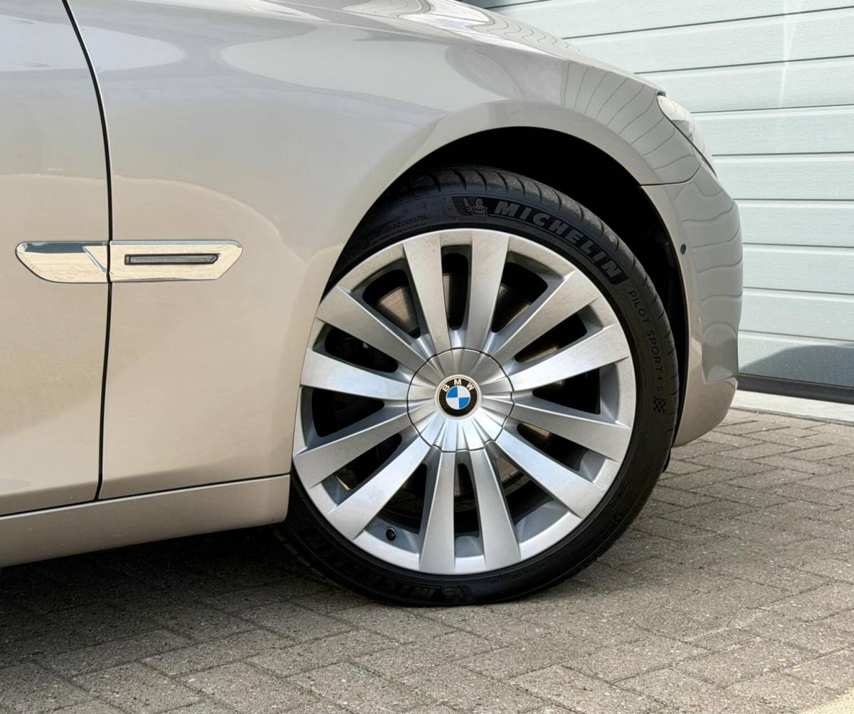 BMW 7 Serie BMW 7-serie 740Li 336pk 6 Cilinder | UNIEK | LAGE KM | NIEUWSTAAT |  Zeer Compleet | Trekhaak Afnb. | Technisch Top Staat |