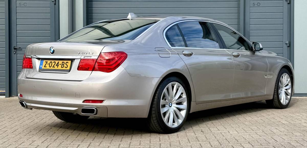 BMW 7 Serie BMW 7-serie 740Li 336pk 6 Cilinder | UNIEK | LAGE KM | NIEUWSTAAT |  Zeer Compleet | Trekhaak Afnb. | Technisch Top Staat |